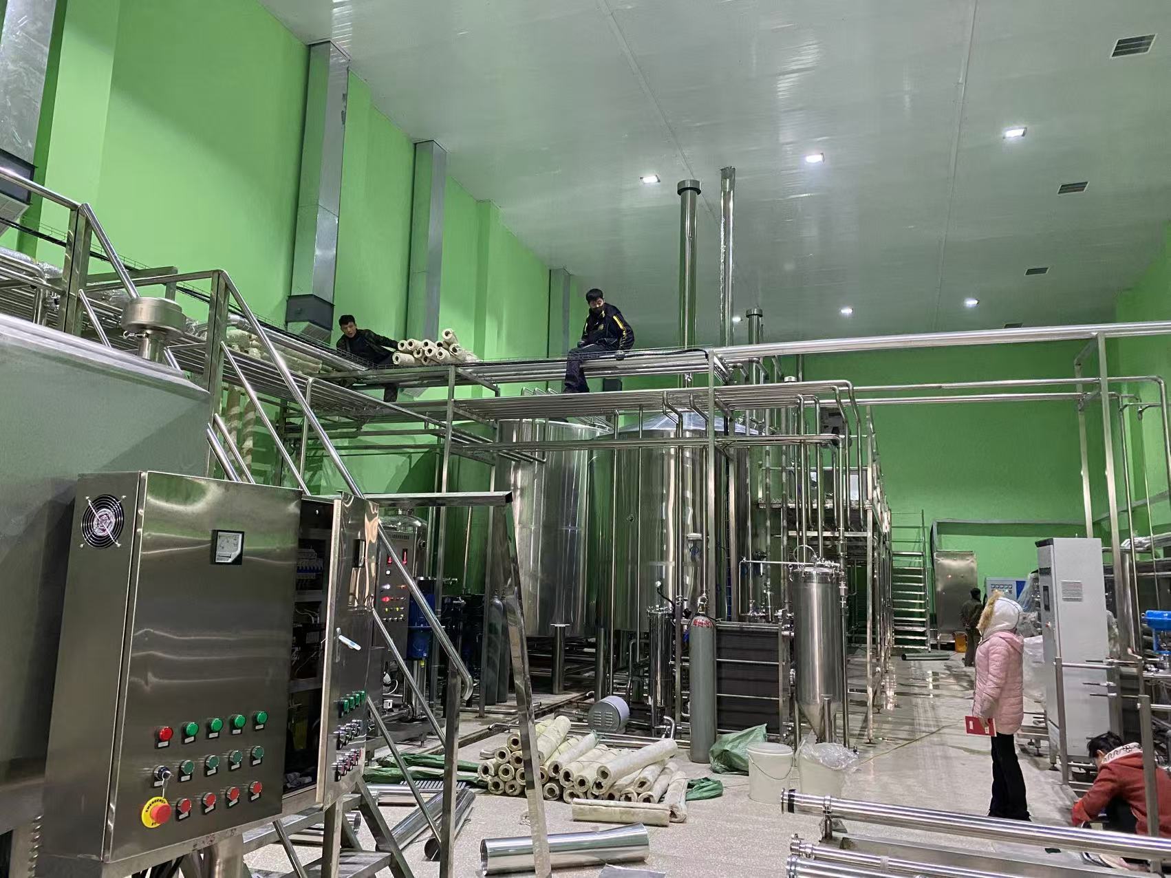 小店精酿啤酒设备厂—精酿啤酒设备制造：传承工艺与创新科技的交融